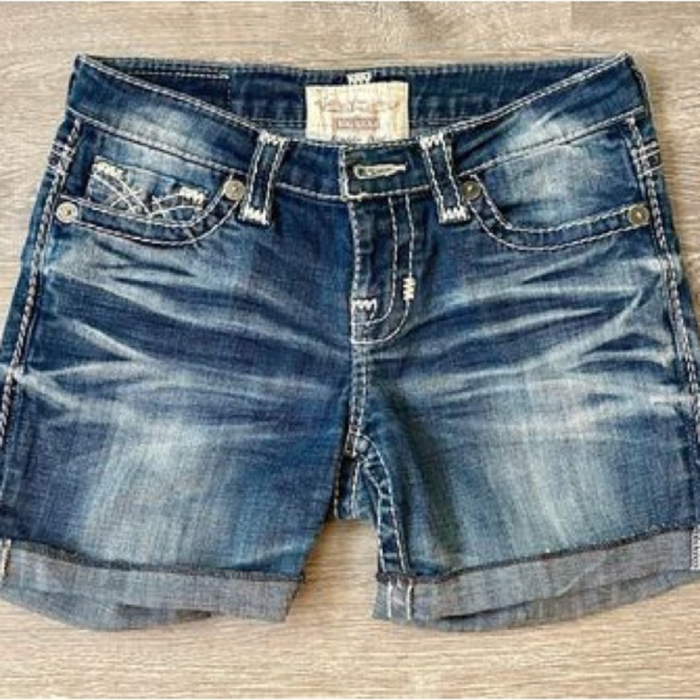 DARK WASH BIG STAR SHORTS